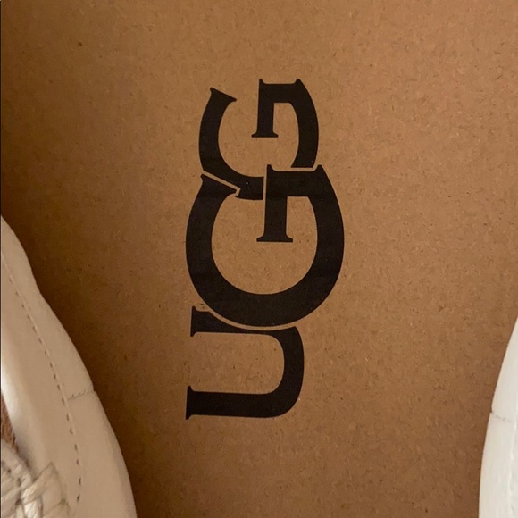 UGG driving shoe - Picture 2 of 14